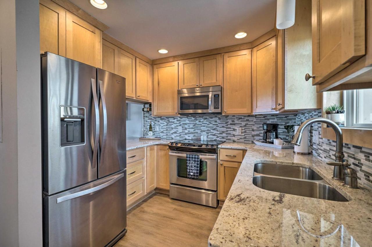 Beachfront Condo With Unobstructed Ocean Views! Oak Island Kültér fotó